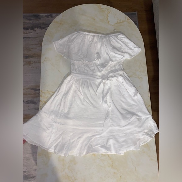 🏷️ 🛍️ NWT Express White Strapless Overlay Tie Waist Mini Dress 🏷️ 🛍️ - Picture 6 of 12